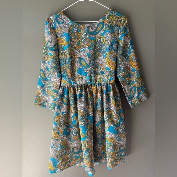 H&M size 4 Colorful Paisley Dress, 3/4 sleeve, flared skirt, zipper back, India - Picture 2 of 7